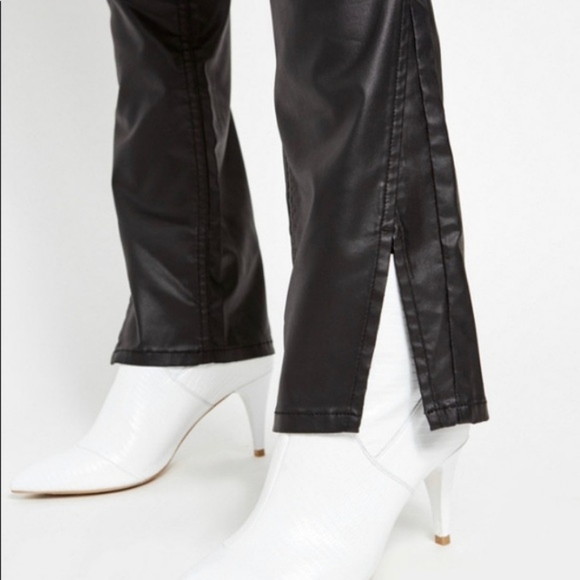 $118 Free People Spellbound Split Hem Black Coated High Rise Jeans - Picture 16 of 16